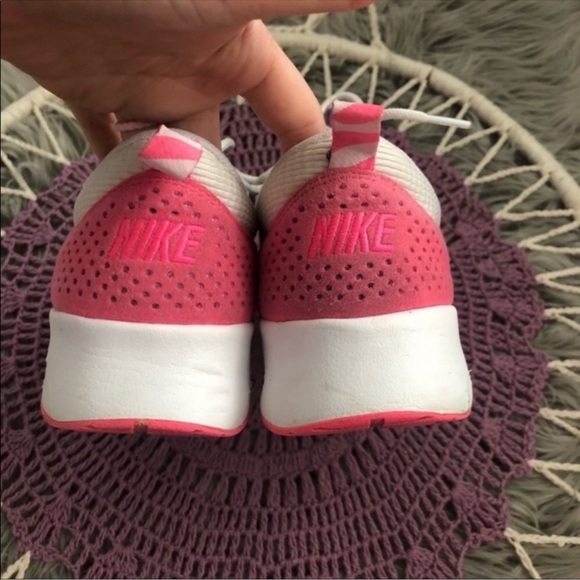 Nike Women’s Air Max Thea Pink And Blue - Picture 7 of 8